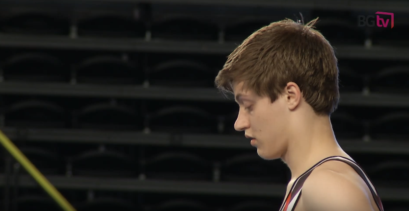 Физикийн хуулийг зөрчиж чадсан акробатчин